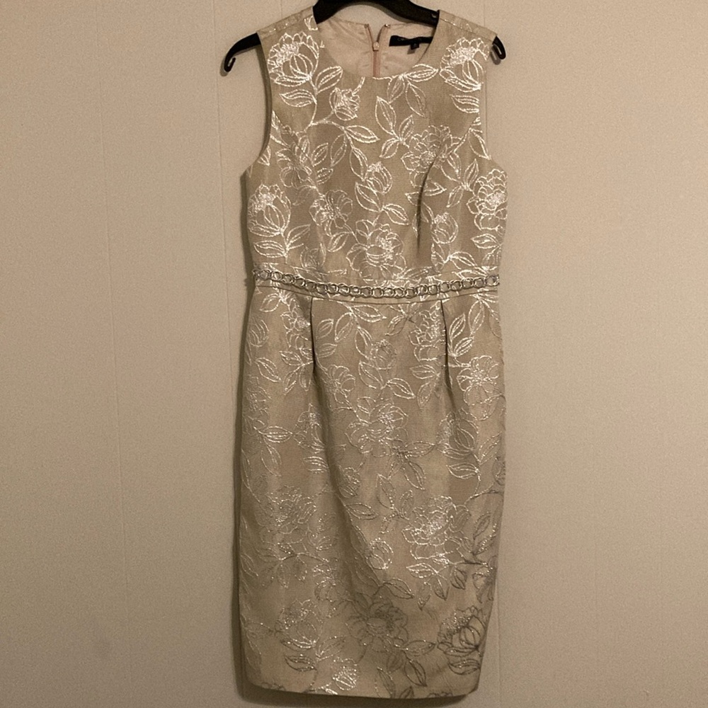 Carmen Marc Valvo Collection sleeveless dress